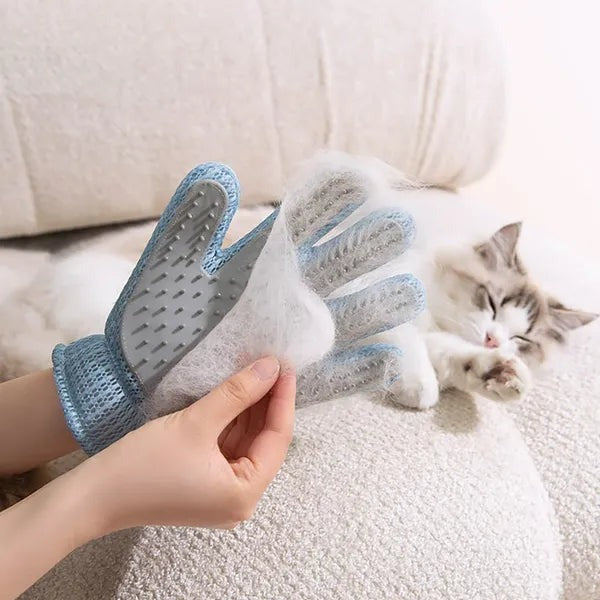 Lifting loose fur with the glove